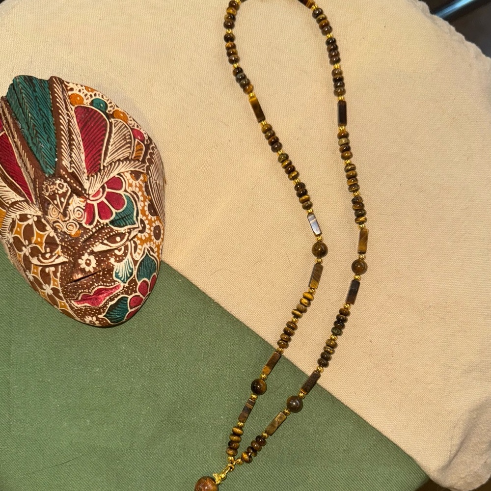 Tigereye and gold necklace - Picture 2 of 5